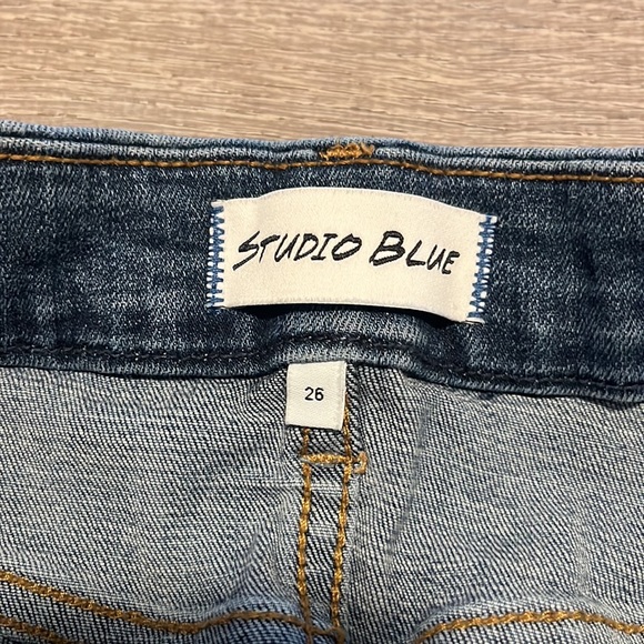 Studio Blue Jeans - Picture 2 of 5